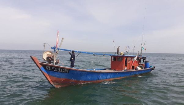 35 Menit Saat-saat Menegangkan Perburuan 2 Kapal Ikan Ilegal Asal Malaysia di Perairan Selat Malaka