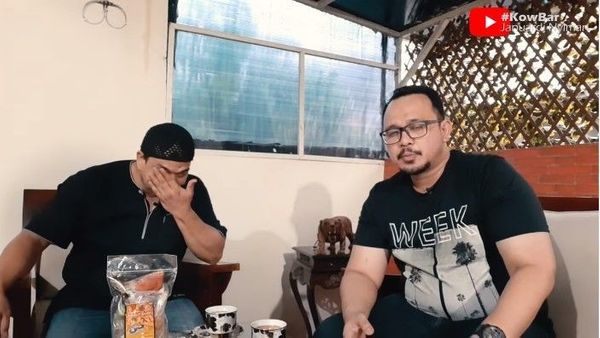 Pernah Punya Band Rock dan Nyaleg, Salah Satu Putra Raja Dangdut Indonesia Kini Jual Bakso Aci
