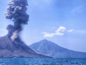 Keterangan Badan Geologi terkait Erupsi Gunung Anak Krakatau