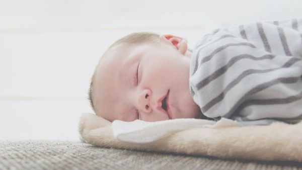 Tidak Sama dengan Orang Dewasa! Ketahui Pola Tidur Bayi Usia 0-12 Bulan
