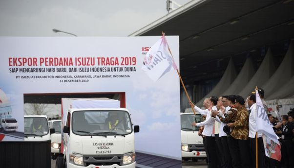 Lepas Ekspor Mobil Pikap, Jokowi Harap Neraca Perdagangan Indonesia Surplus