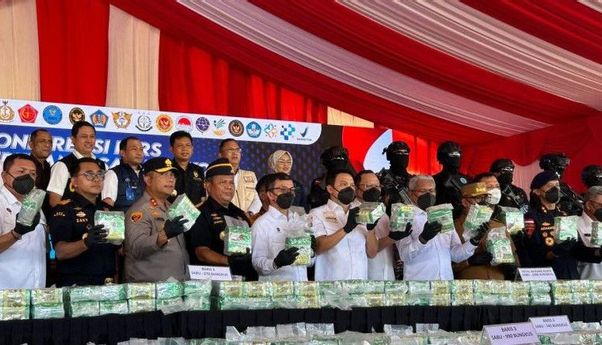 Tim Gabungan BNN Gagalkan Penyelundupan 2 Ton Sabu di Perairan Kepulauan Riau