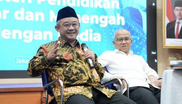 Sudah Dianggarkan, Mendikdasmen Mu'ti Sebut Gaji Guru Bakal Naik 2025