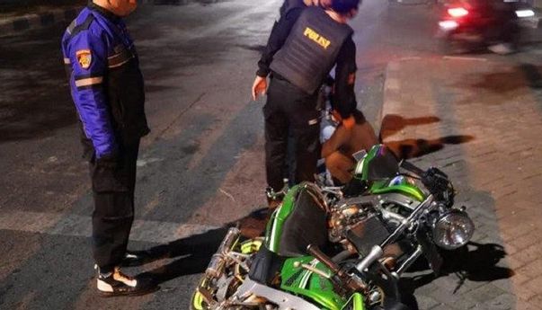 Berita Terkini Jateng: Kepergok Polisi Tidak Pake Helm, Dua Pemuda Ini Berkendara dalam Keadaan Mabuk
