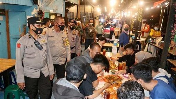 Masih Banyak Cafe di Kotanya Bobby Nasution yang 'Bandel' Urusan Jam Operasional