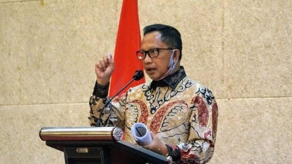 Tito Karnavian Sebut Birokrasi Perizinan Usaha Makan Waktu Lama