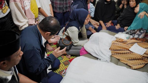 Pramono Melayat ke Rumah Bocah yang Meninggal karena Hanyut Terseret Banjir di Tebet