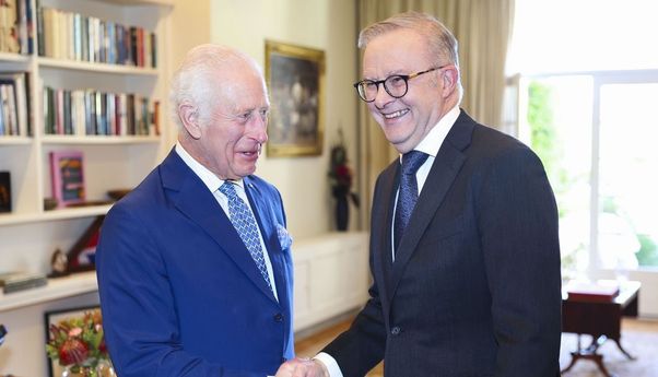 Raja Charles III Diteriaki “Lakukan Genosida” oleh Senator Australia saat Berkunjung ke Canberra