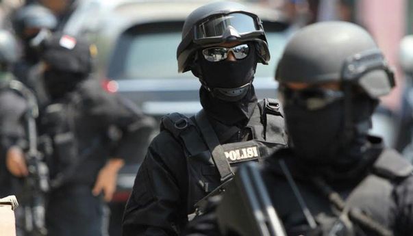 Densus 88 Anti Teror Tangkap Terduga Teroris di Sukoharjo