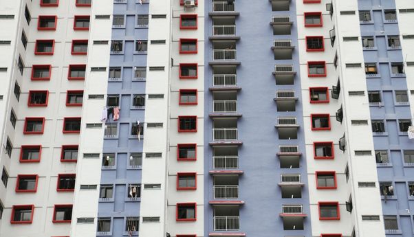 Stres Suami dan Anaknya Dipenjara, Wanita Singapura Lempar Panci dan Monitor dari Apartemen Lantai 12