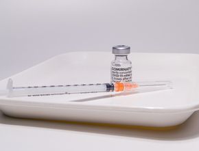 Yang Perlu Diketahui Tentang Vaksin Pfizer: Lokasi Suntikan, Keampuhan dan Interval Penyuntikan