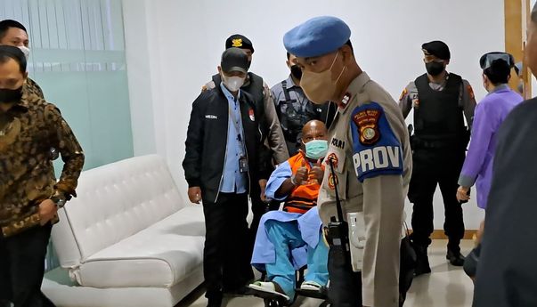 KPK Duga Lukas Enembe Hendak Kabur ke Luar Negeri Lewat Jalur Udara