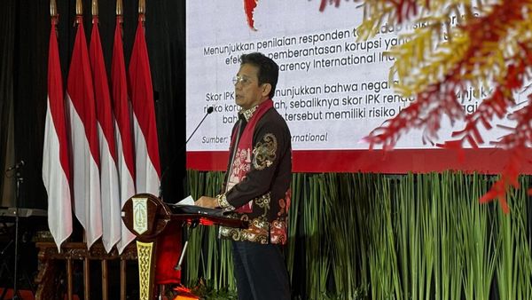 Wakil Ketua KPK ke Pejabat Pemda: Kalau Merasa Gaji Tak Cukup, Berhenti Saja
