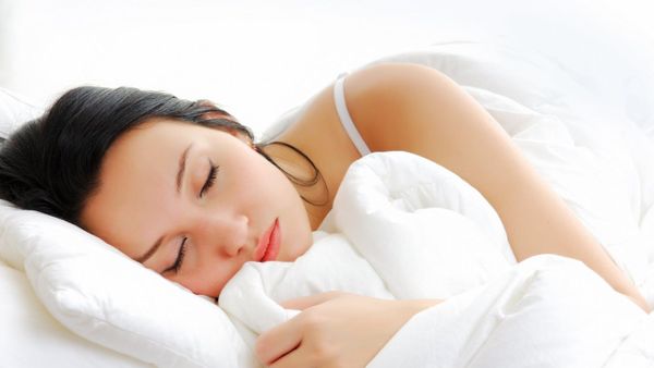 Hati-hati 3 Posisi Tidur Ini Bisa Berpengaruh pada Kecantikan