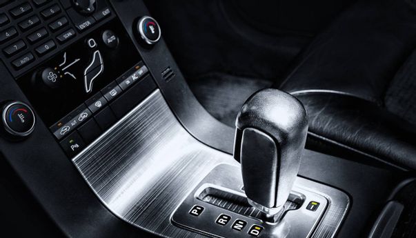 Tutorial Pindah Gigi Mobil Matik agar Mesin Tidak Ambyar