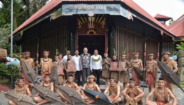 Berkunjung ke Museum Pusaka Nias di Kelurahan Saombo, Nias Barat
