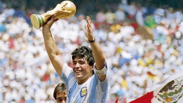 Kenang Diego Maradona, Napoli Usul Ganti Nama Stadion Jadi San Paolo-Maradona