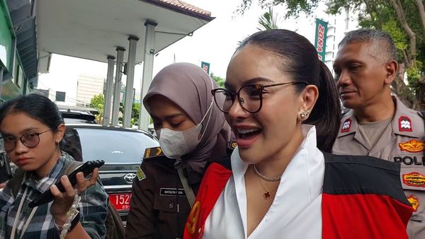 Sidang Dugaan Pengancaman Reza Gladys, Nikita Mirzani Bantah Dakwaan JPU: Ini Halusinasi