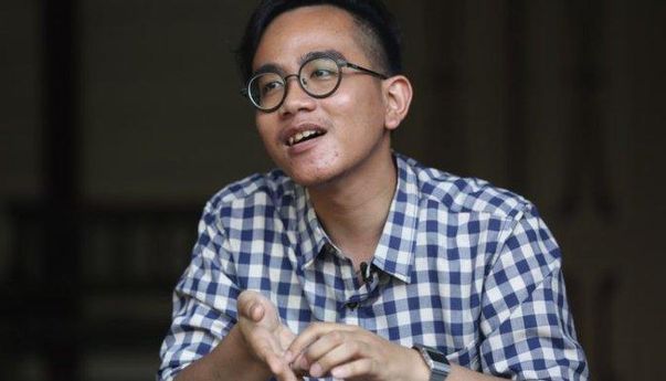 Guyonan Ala Gibran Rakabuming Dituduh Beli Ijazah: “Dapat Cashback dan Free Ongkir”