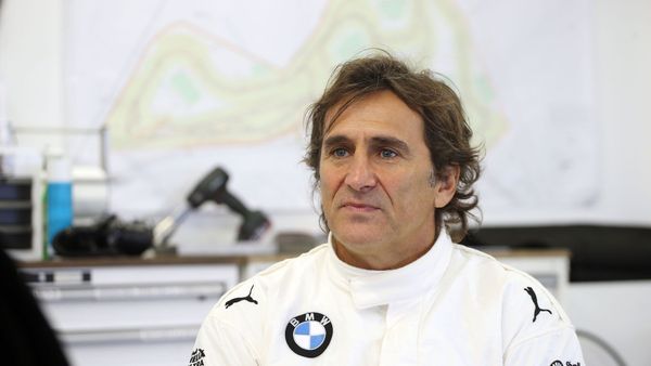 Mantan  Pembalap Formula 1 Alex Zanardi Mengalami Kecelakaan Parah