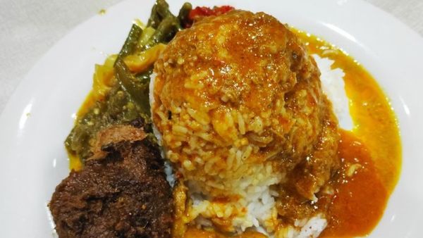 Netizen Indonesia 'Silaturahmi' ke Kafe Singapura yang Sindir Nasi Padang Pakai Bumbu Jahat