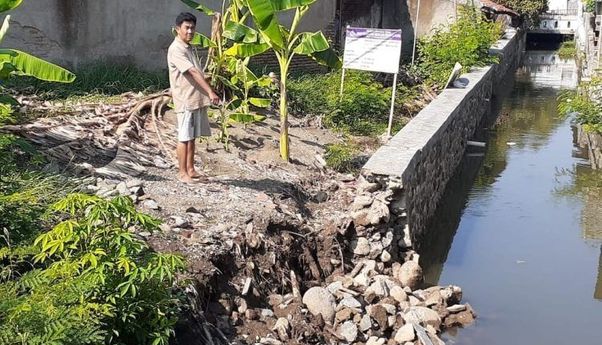 Kabar Tegal: Baru Selesai Dibangun Proyek Talud dengan Nilai Rp178 Juta Ambrol