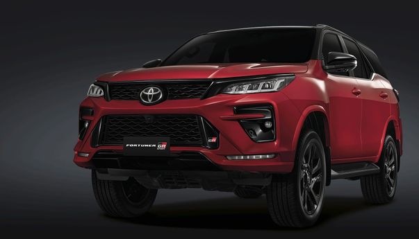 Diberi Suntikan Gazoo Racing, Fortuner GR Tampil Gagah di Segala Sektor