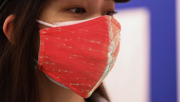 Jepang Kembangkan Masker Ajaib, Bersinar Jika Terinfeksi COVID-19