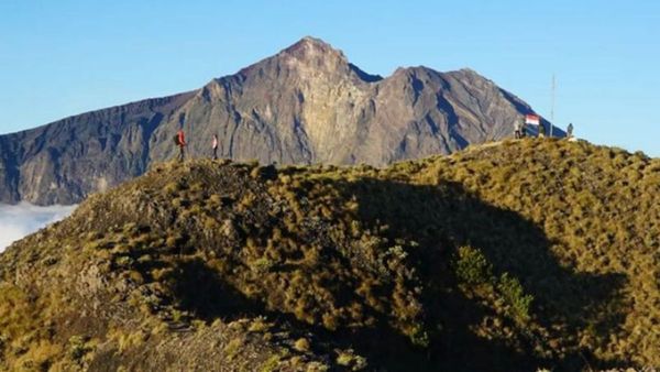 Jalur Pendakian Gunung Rinjani Sudah Dibuka Kembali setelah 3 Bulan Tutup