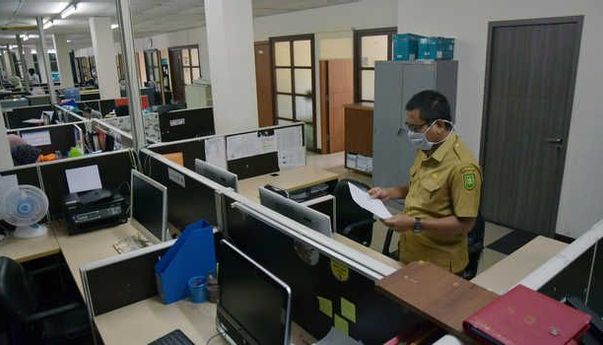 Banyak yang Divaksinasi, Klaster Penularan Covid-19 di Kawasan Perkantoran Justru Meningkat