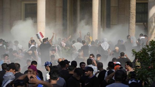 Irak Memanas: Istana Presiden Diserang, 15 Orang Tewas dan 350 Lainnya Terluka