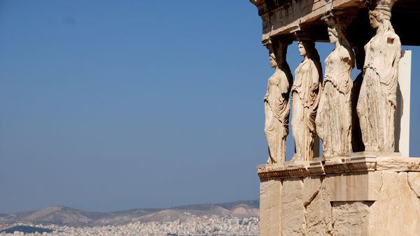 Pendeta di Athena Ditangkap Setelah Simpan Narkoba dan Siram Asam ke Muka 7 Uskup