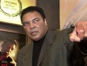 Ketika Muhammad Ali Traktir 100 Warga Jakarta di McDonald’s Sarinah