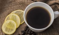 Lagi Populer di Medsos, Ketahui Manfaat Minum Kopi Campur Lemon