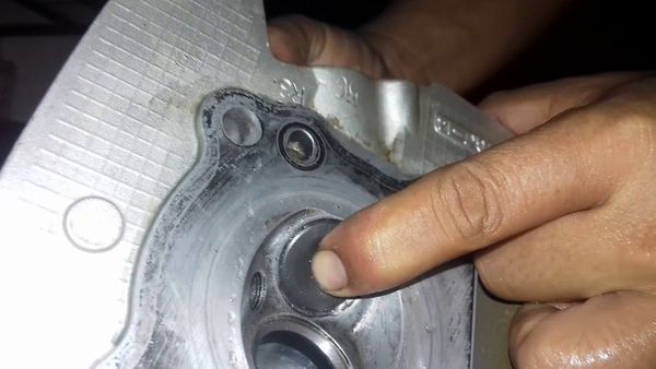 Cara Mengatasi Klep Bocor pada Motor, Mudah-Mudah Susah