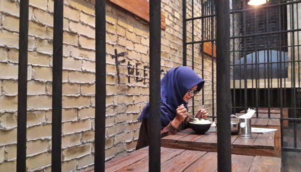 Bong Kopitown Jogja: Menikmati Kuliner dengan Suasana di Dalam Sel