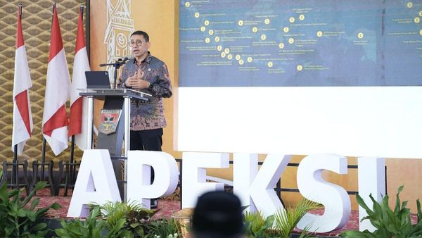 Fadli Zon Targetkan Penulisan Sejarah Indonesia Versi Terbaru Rampung Agustus 2025
