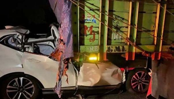 Berita Jateng: Dua Korban Tak Sadarkan Diri Saat Insiden Sedan Terbakar di Tol Solo-Semarang