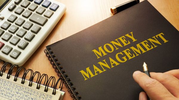 Tips Manajemen Uang saat Krisis Ekonomi Menerjang