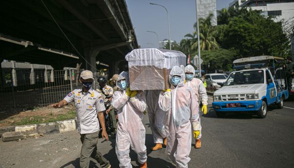Pelanggar Portokol Kesehatan Dimasukkan Peti, Berikut Tanggapan Kepala Satpol PP