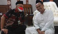 Ganjar Kunjungi Gus Baha di Rembang, Tertawa Sampai Terpingkal-pingkal