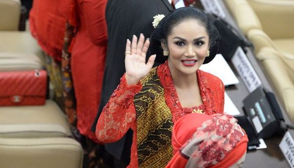 Anggota DPR Dapat Gaji-Tunjangan Serta Dana Pensiun Seumur Hidup, Perlu Kaget Nggak Sih?