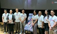 Saksikan Kisah CEO yang Dingin Jatuh Cinta ke Karyawanan yang Polos dalam Film Boss With Love
