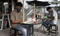 Pengelola Kafe di Jogja Keluhkan Penindakan Protokol Kesehatan oleh Satpol PP
