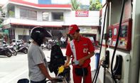SPBU Pertamina Minta Para Pembeli Berhenti Goyangkan Mobil atau Motor Saat Isi BBM, Bahayanya Apa?