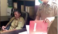 ASN ini Tak Sadar Ditegur Wali Kota Palu Saat Asyik Main HP, Warganet: Panik Gak? Masa Enggak