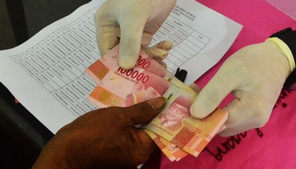 Di Tengah Kabar Harga BBM Naik, Presiden Jokowi Bagikan BLT ke 20,6 Juta Jiwa