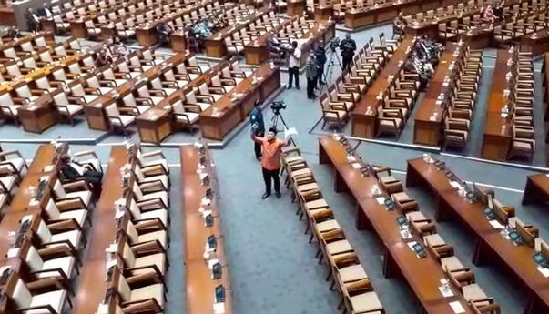 Ketegangan Pengesahan RKUHP, Kader PKS Sebut Pimpinan DPR Diktator hingga Walk Out