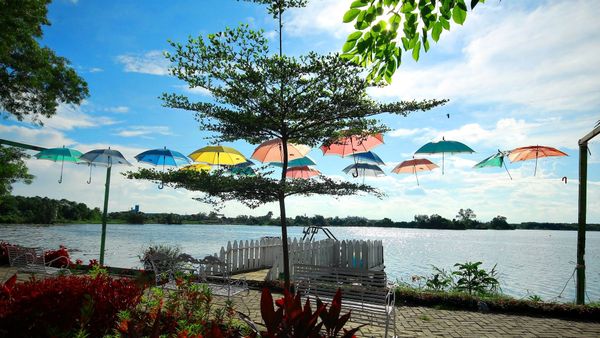 Keindahan dan Ketenangan Danau Siombak di Paya Pasir, Kota Medan