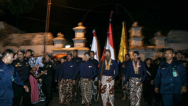 Ternyata Ini Makna Filosofis Ritual Tapa Bisu di Yogyakarta setiap Malam Suro